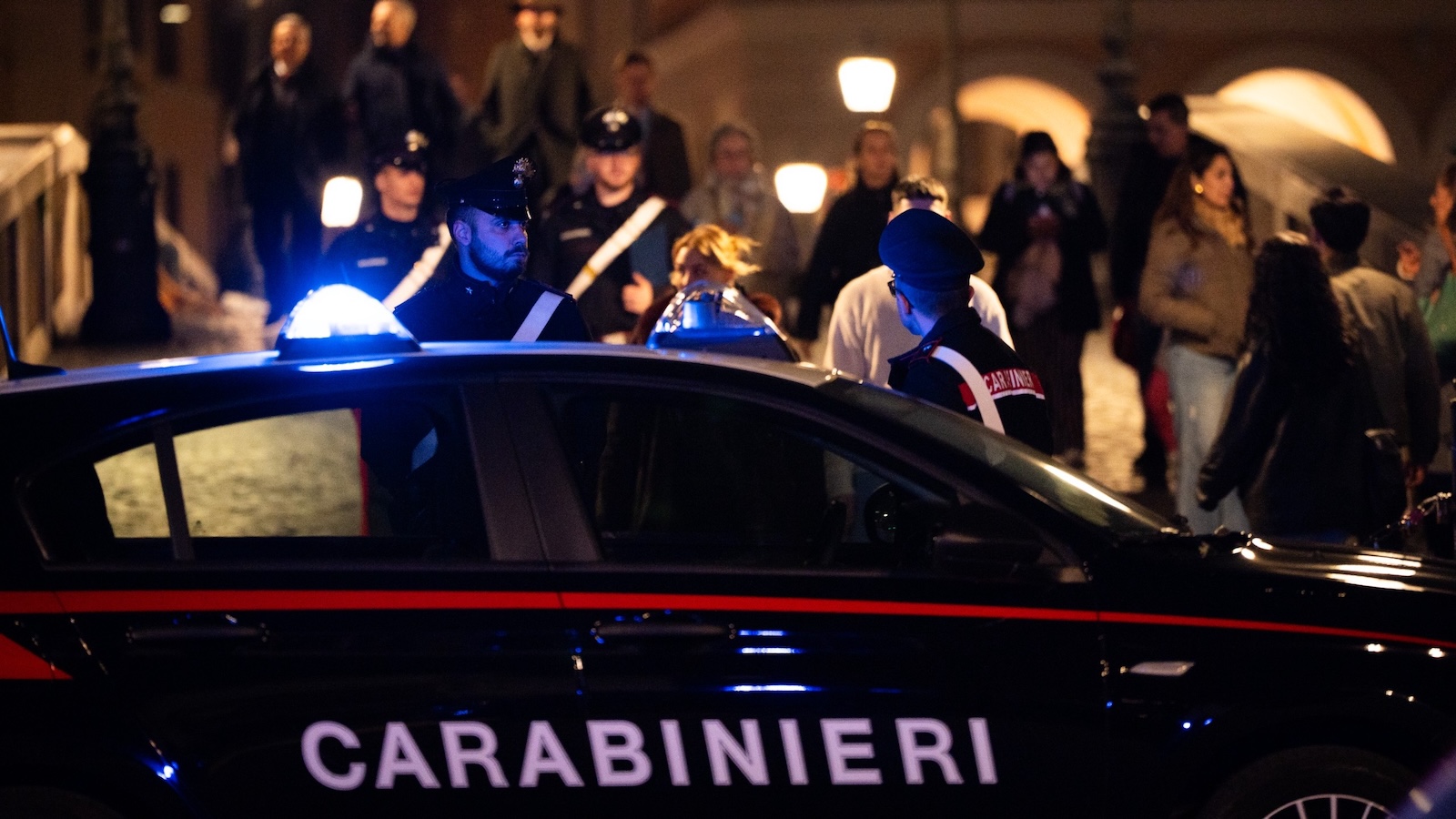 TRASTEVERE - Carabinieri intervenuti a Ponte Sisto