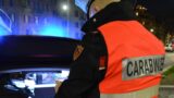 Roma, accerchiano e pestano a sangue un uomo per rubargli il cellulare: violenta rapina a pochi metri dalla stazione Termini