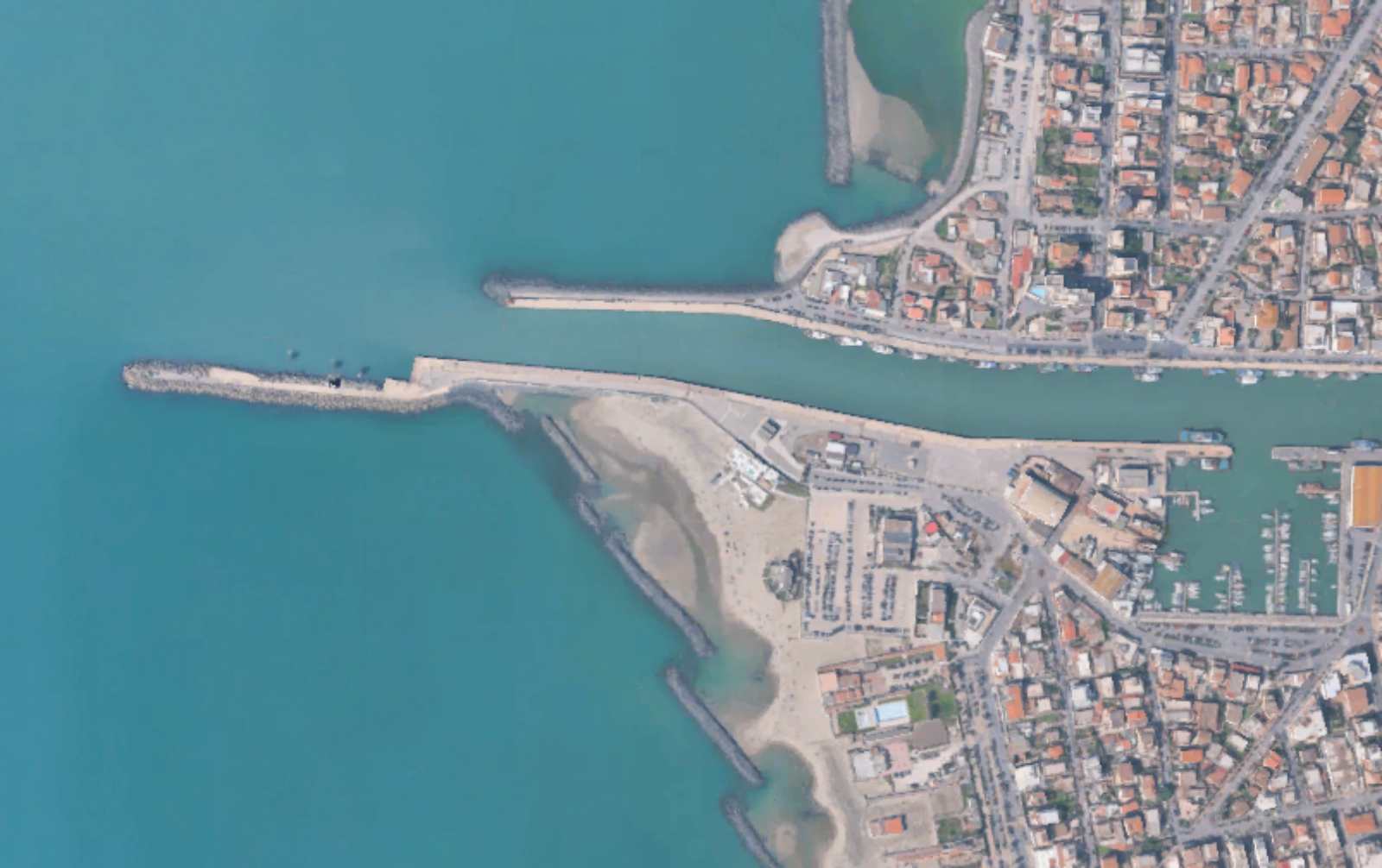 Fiumicino, l'area del porto