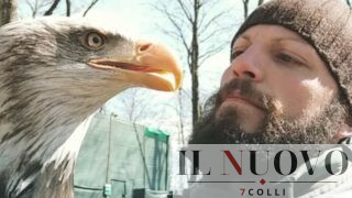 Roma, all’Olimpico torna l’aquila della Lazio: il nuovo falconiere è un ‘milanista’ che insultava i biancocelesti