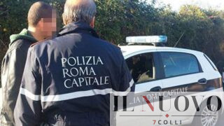 Roma, ubriaco provoca incidente, picchia due vigili e cerca di scappare con l’auto di servizio