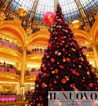 Albero di Natale galleria Lafajette Parigi