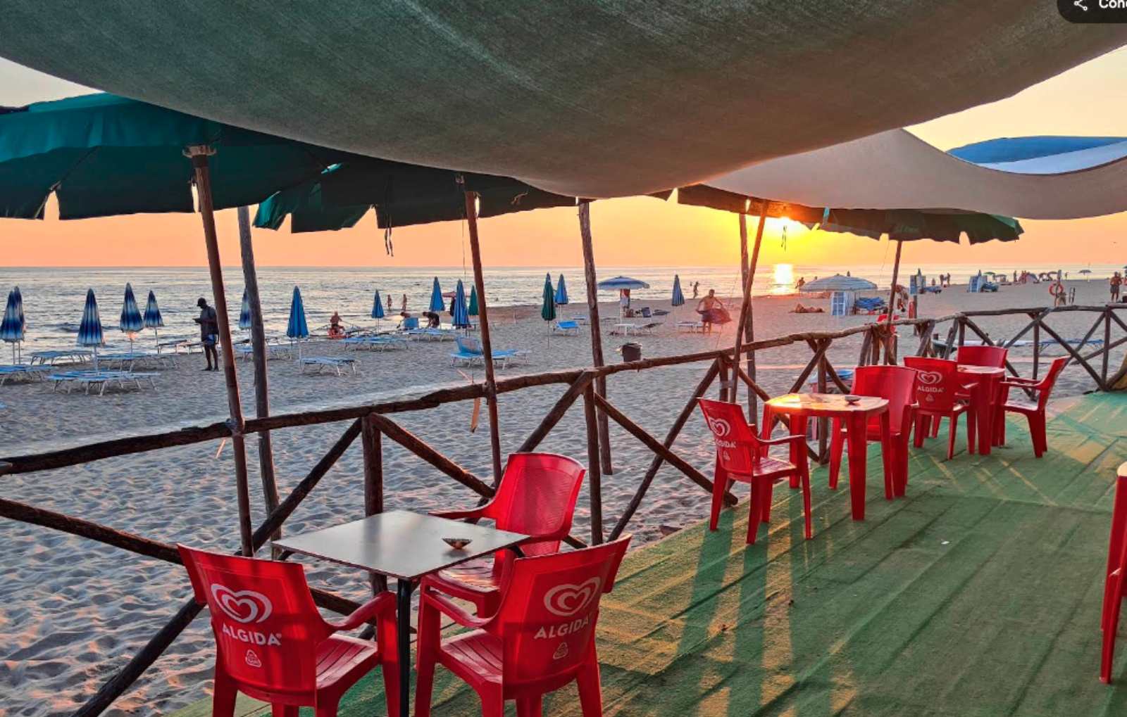 Capocotta, uno stabilimento balneare nella Riserva Naturale, foto Google