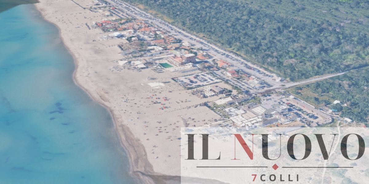 Maccarese, la spiaggia di Fiumicino, foto Google Maps