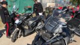 Roma, smontavano e rivendevano scooter: scoperto deposito di moto rubate nella Riserva dell’Aniene a Montesacro, 3 arresti (VIDEO)
