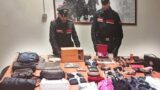 San Cesareo, scappano all’alt, poi in casa rinvenuto bottino griffato e oro: due arresti (uno ricercato per omicidio)