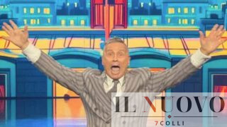 Da Ballando con le Stelle a Acilia: Paolo Belli infiamma il concerto di fine anno (ma arriva l’interrogazione)