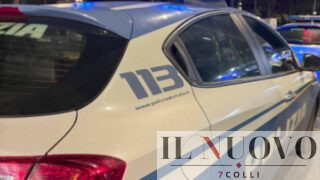 Roma, agguato al Quartaccio: 26enne colpito con mazza da golf e mannaia. Paura tra le case popolari