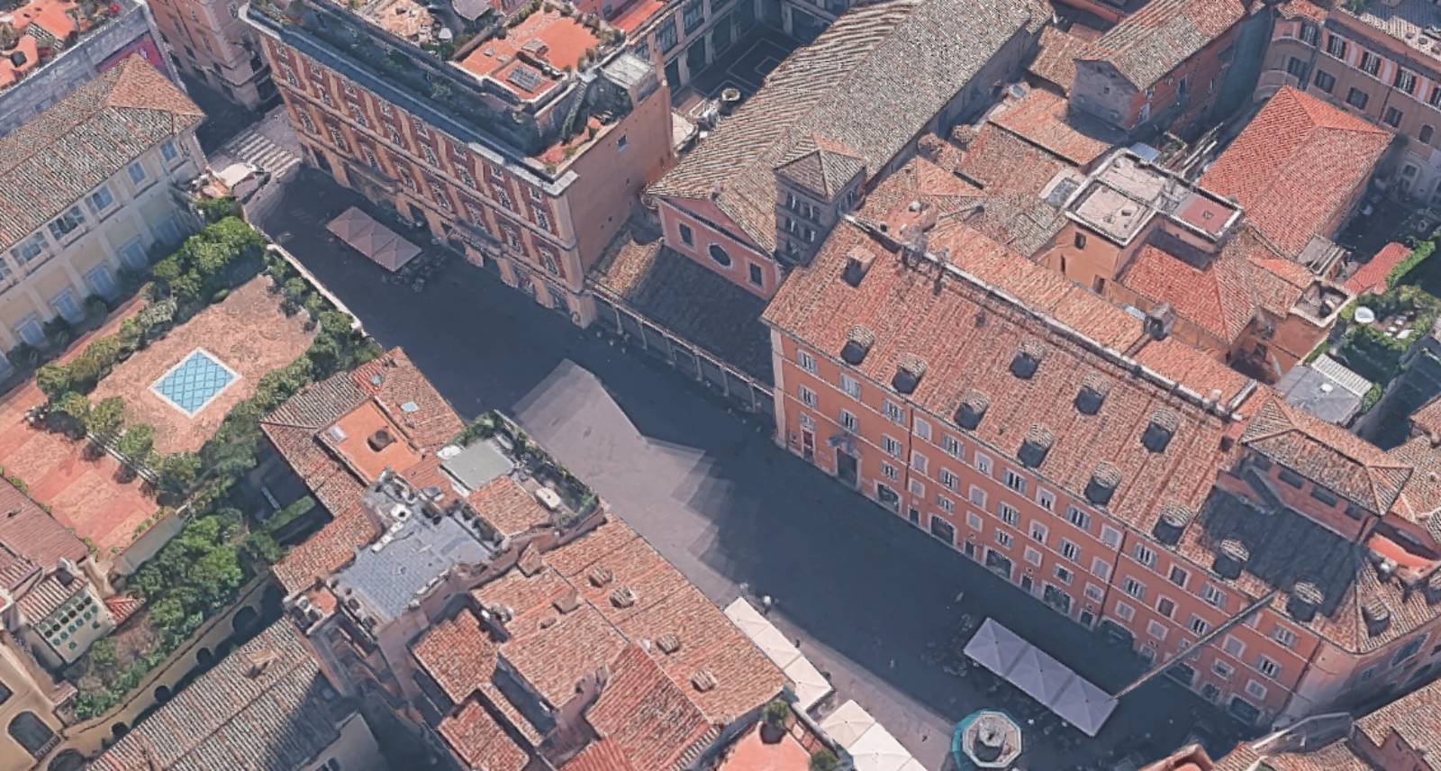 ROma, piazza San Lorenzo in Licina, foto Google Maps