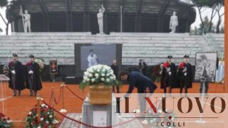 Roma saluta Nicola Pietrangeli: camera ardente al Foro Italico, la città in fila (tra vip e gente comune) per l’ultimo addio