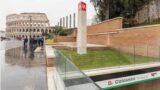 Roma, Metro C al Colosseo, inaugurazione da vetrina e realtà amara: “Piove dentro”, scale mobili bagnate e tornelli KO