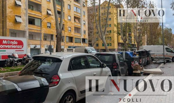 Roma, materasso in via Calpurnio Fiamma
