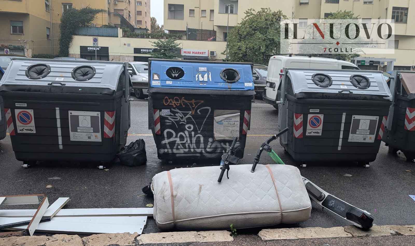 Roma, materasso in viale Don Bosco