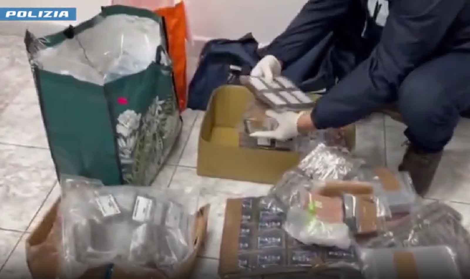 Roma, oltre 44 chili di droga in appartamento a Infernetto e Massimina