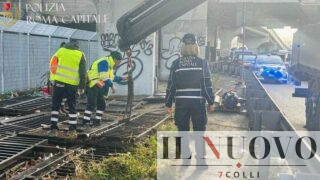 Roma, operazione sotto la Tangenziale: rimossi 15 metri cubi di rifiuti e una bombola del gas