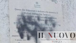Sfregio alla sinagoga di Monteverde: scritte sui muri e targa imbrattata: “Gesto infame che ferisce Roma”