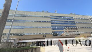 Roma, sequestra l’ex in un b&b e la minaccia: “Sporgiti dalla finestra, così ti spingo meglio”