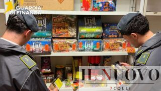 Roma, 4 tonnellate di botti illegali tra case e garage: otto denunciati