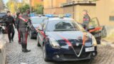 Roma, blitz al Quarticciolo: da chi spaccia per curare la madre malata a chi mangia grazie ai carabinieri, le storie dietro gli arresti