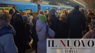 Metromare nel caos, lunedì nero per i pendolari: guasti, stop e rabbia. “Ho perso il treno e 100 euro”