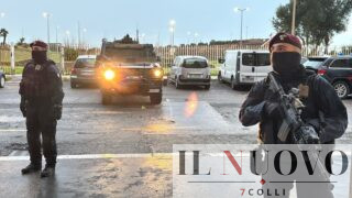 Ostia, blitz all’alba contro droga e degrado: arriva pure l’esercito (FOTO)