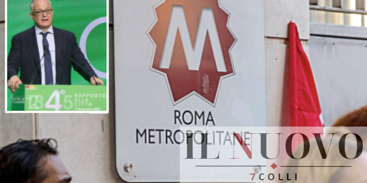 Roma, sullo sfondo il logo di Roma Metropolitane, in primo piano il sindaco Gualtieri