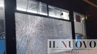 Roma, spari contro il bus Atac: Procura a caccia del “cecchino” di Torrevecchia