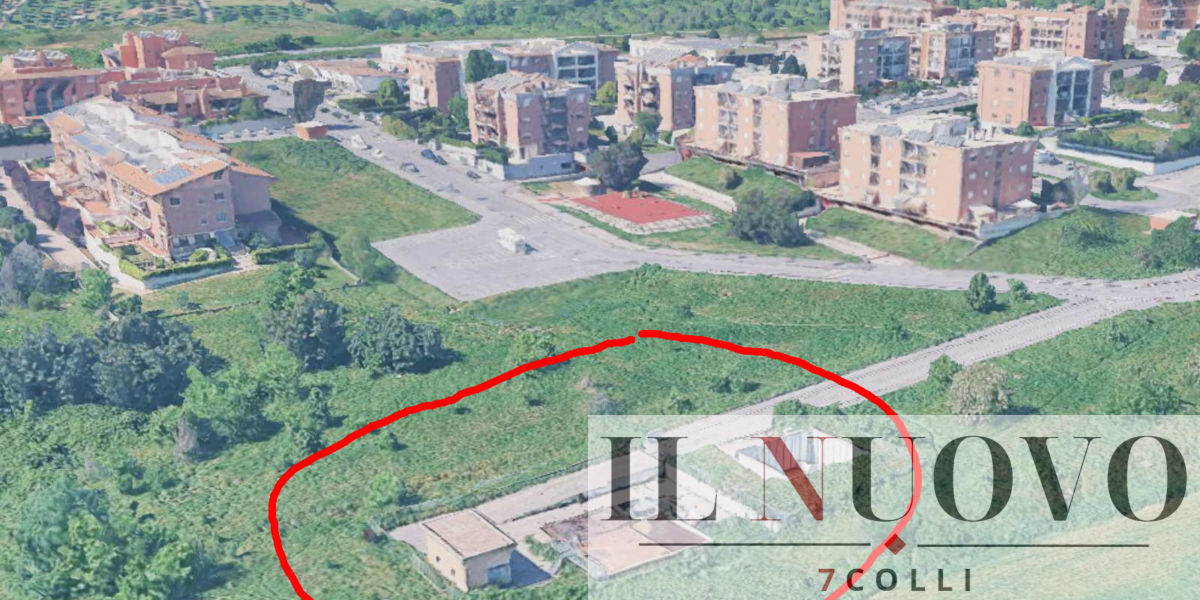 Roma, in primo piano il depuratore Acea a La Storta, cerchiato in rosso, sullo sfondo l'area in cui sorgerà la nuova scuol