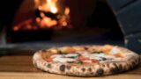 Roma capitale della pizza, boom di fatturato e giovani pizzaioli rivoluzionano il mercato: “+10% nel 2025”