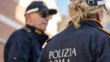 Roma, panico al mercato di Centocelle: 65enne con coltello fermato in extremis