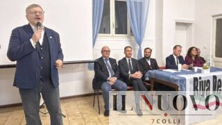 Riva Destra fa il pieno a Roma: sala gremita per la Festa Tricolore