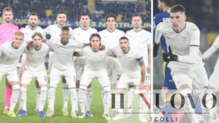 La Lazio soffre, ma vince 1 a 0 a Verona (grazie a un autogol) e porta a casa tre punti d’oro: Sarri e i biancocelesti ringraziano