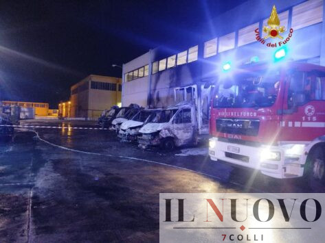 incendio furgoni Pomezia