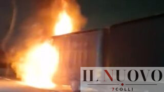 Pontina, tir in fiamme: 10 chilometri di code in direzione di Roma