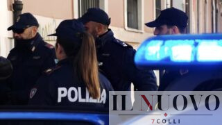 Roma, l’officina fantasma delle auto rubate: smontavano veicoli a Tor Vergata per il mercato nero dei ricambi