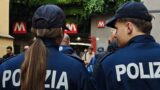 Roma, inseguimento tra spintoni e urla nella metro: ruba un cellulare e cerca di scappare colpendo passeggeri e passanti