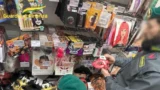 Pomezia, accessori di Carnevale senza marcatura CE: oltre 500 pezzi sequestrati