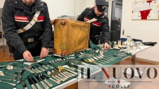 Roma, nasconde in casa 90 mila euro in refurtiva di lusso, più droga e kit per clonare chiavi: denunciato