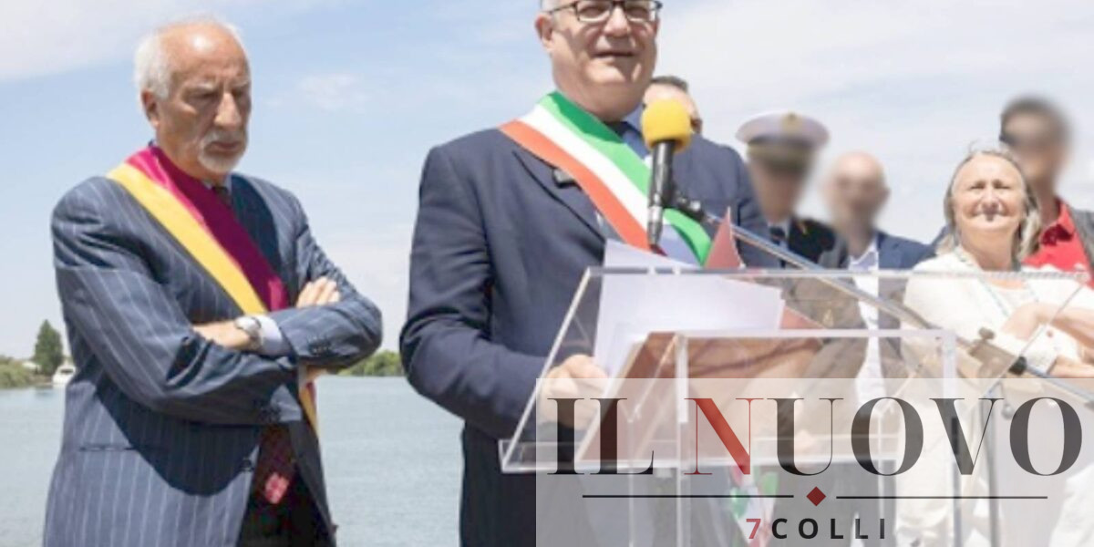 Roma, in primo piano il sindaco Gualtieri, il mini sindaco di Ostia Falconi e l'assessore all'Ambiente Alfonsi