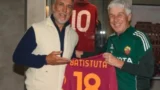 Batistuta torna a Trigoria dopo 23 anni: il ‘Re Leone’ rivede la Roma e racconta lo scudetto 2001