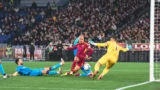 Roma-Cagliari 2 a 0: doppietta, Olimpico in delirio e aggancio Champions: i giallorossi risorgono