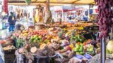 Roma, via al restyling da 3,5 milioni (di mutuo) del Mercato Colli Albani: 11 mesi di restrizioni sul traffico e una promessa (politica)