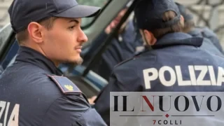 Civitavecchia, prof abusa delle studentesse minorenni: arrestato