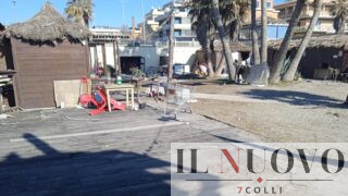 Ostia, blitz della polizia all’ex Village: controlli ai latinos dopo le aggressioni