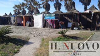 Ostia, la ‘discesa agli inferi’ del Village: da bene confiscato ai clan a baraccopoli sul mare con aggressioni quotidiane (FOTO)