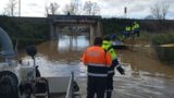 Bracciano, 56enne intrappolato nel sottopasso allagato: due Carabinieri si tuffano e lo salvano in extremis