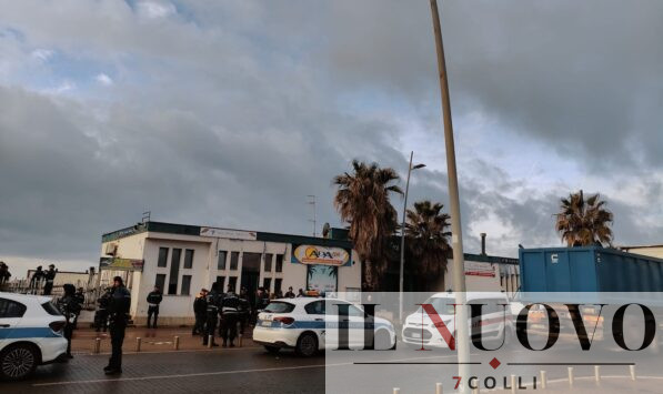 sgomberi ex Village Ostia