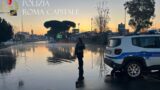 Roma, via Prenestina allagata: strada chiusa e interi quartieri senz’acqua (FOTO)