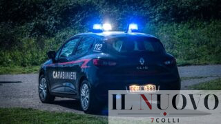 Roma, “Aiuto mio figlio 15enne è scomparso”. I carabinieri lo trovano e lo arrestano insieme all’amico: stavano spacciando
