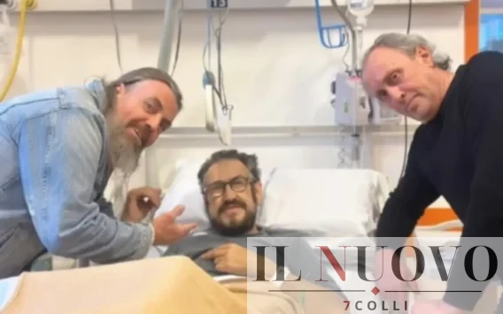 Marco Giallini operato dopo un incidente: riprese ferme per la serie RAI ‘Rocco Schiavone 7’